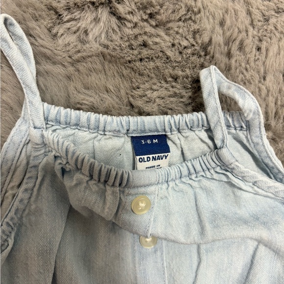 Old navy 2 piece denim set. 3-6 months - Picture 2 of 2